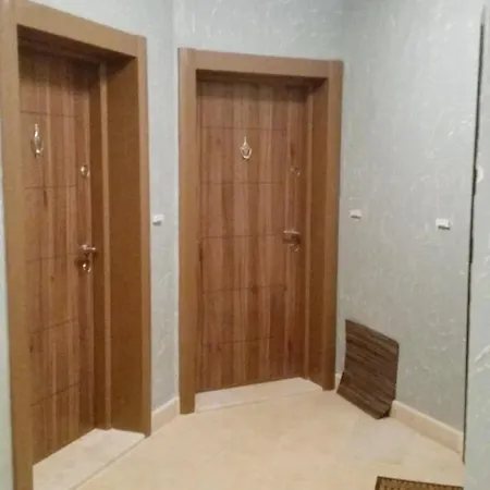 Apartment 1 Bedroom Near The Center *